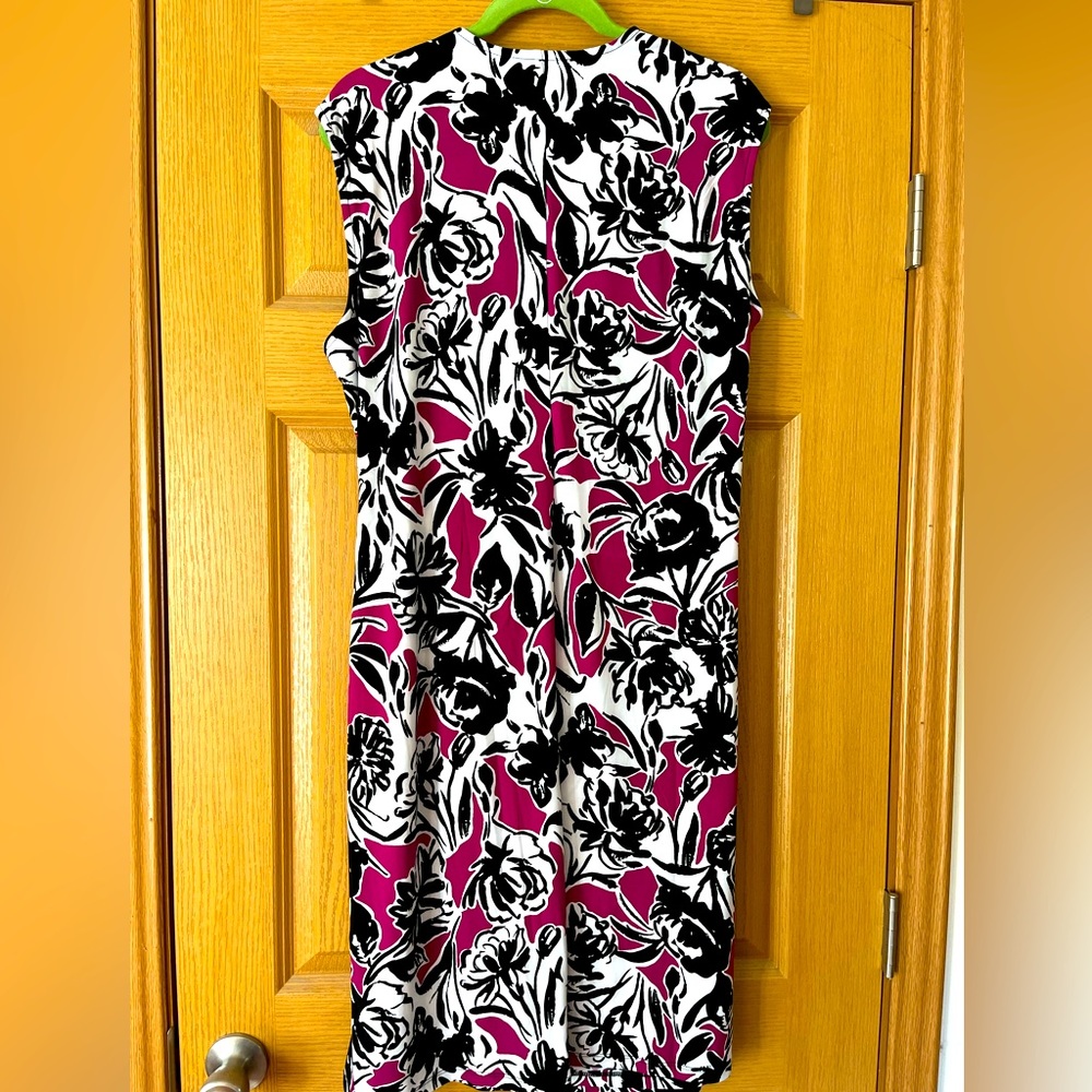 Dress - Picture 2 of 4